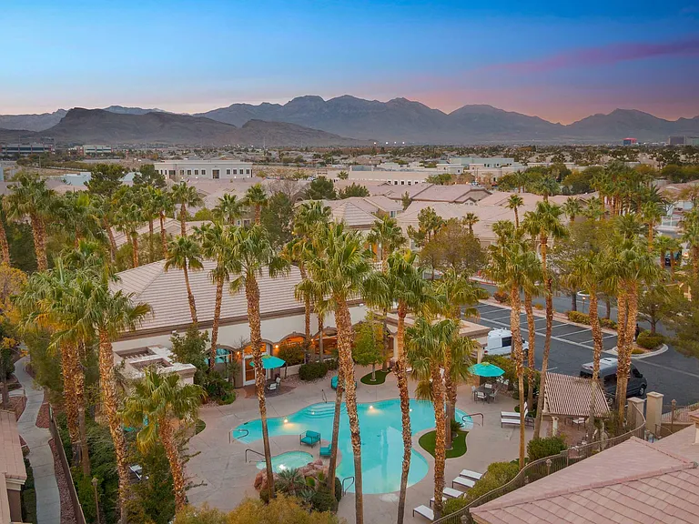 Resort at The Lakes — Photo 89
