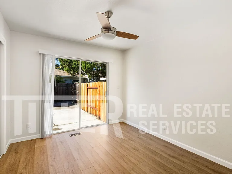7400 Mooncrest Way — Photo 17