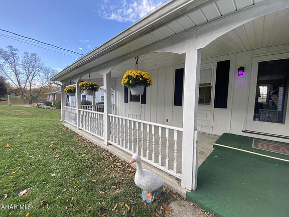 2nd image of 157 Vista Ave