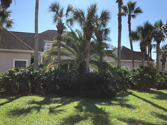 Private fenced front yard