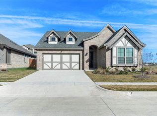 1724 River Bnd, Burleson, TX 76028