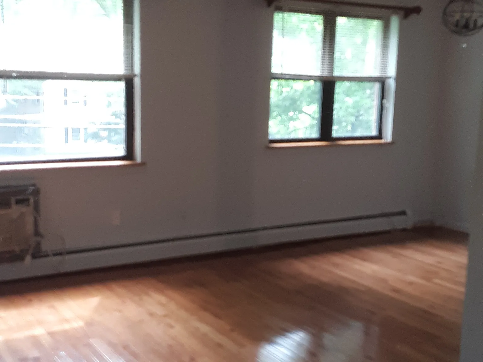 3 bed, 1080 sqft, $3,350 — Photo 2