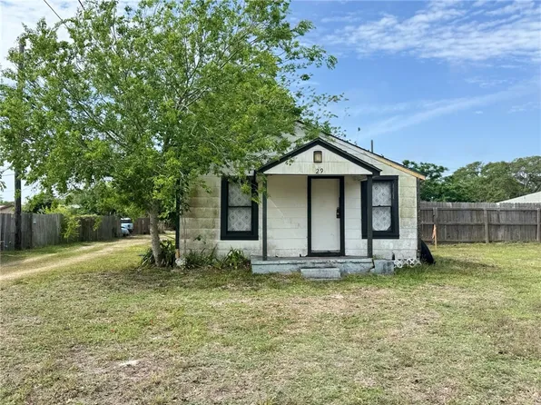 529 W Nelson Ave, Aransas Pass, TX 78336