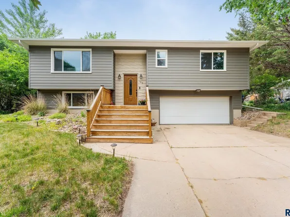 1213 State Ave, Dell Rapids, SD 57022