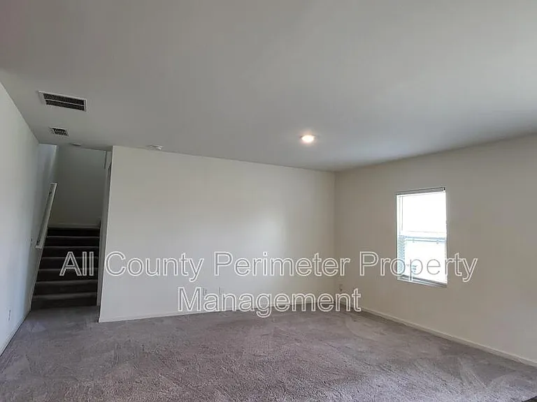 212 Cottontail Ln — Photo 7