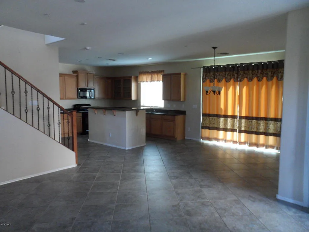 9184 W Meadow Dr — Photo 3