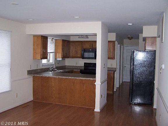4th image of 5008 Queensbury Cir