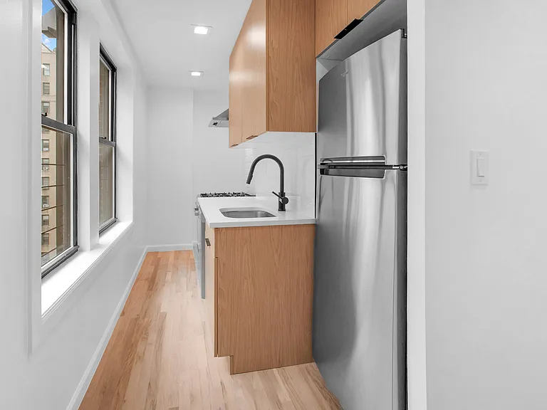 700 W End Ave #15D — Photo 10