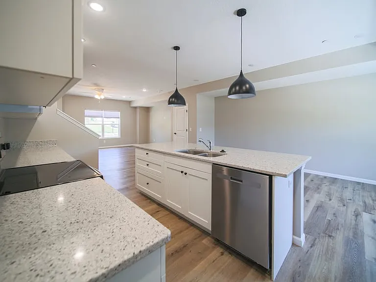 1210 Devils Glen Rd — Photo 39