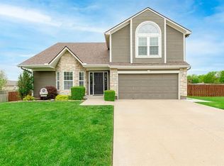 606 Forrest View Ct, Raymore, MO 64083