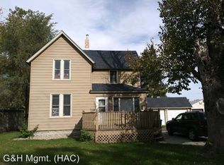 528 9th St NW APT 1, Faribault, MN 55021