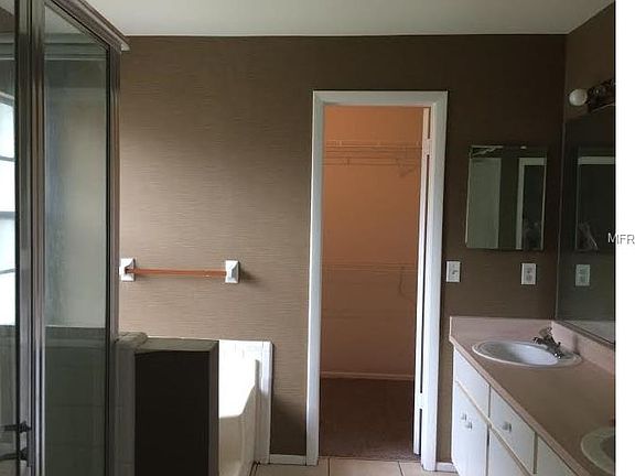 3rd image of 4818 Dunbarton Dr
