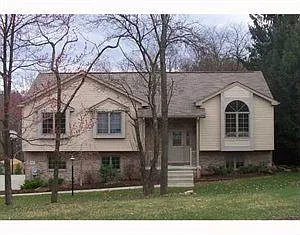 3613 N Hills Rd photo 1
