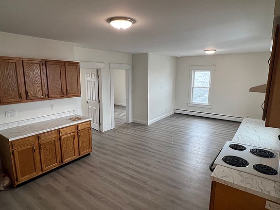 3rd image of 317 Rimmon St Floor 3