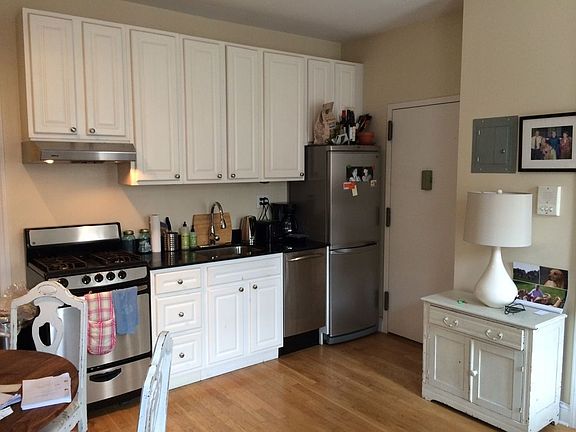 2nd image of 11 Charles St APT 5