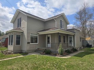 216 S Chapman St, Chesaning, MI