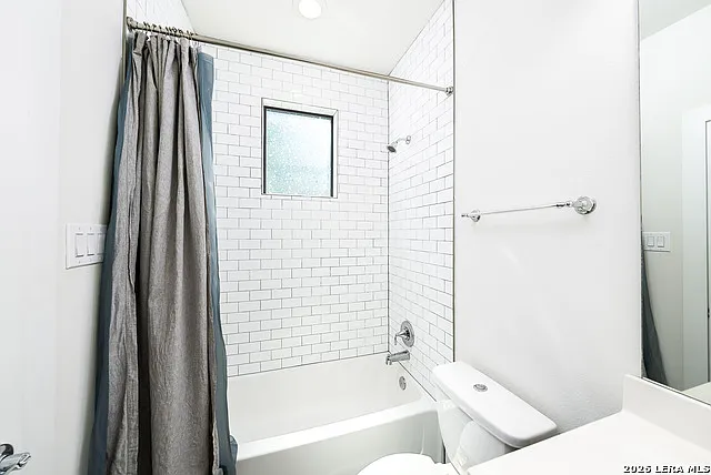 1150 N Olive St — Photo 13