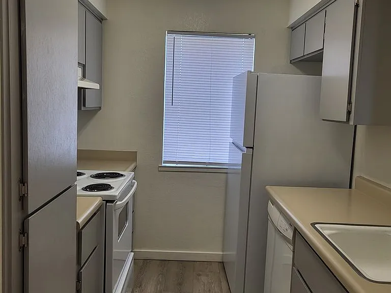 818 E Tabor Ave — Photo 32