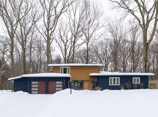 510 Oakridge Dr, Rochester, NY 14617