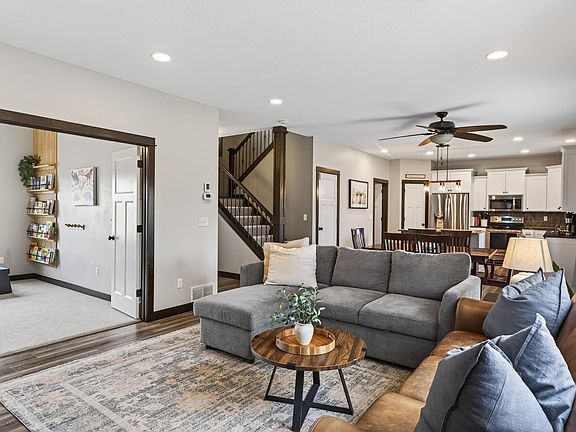 4th image of 10115 Kaitlin Ave