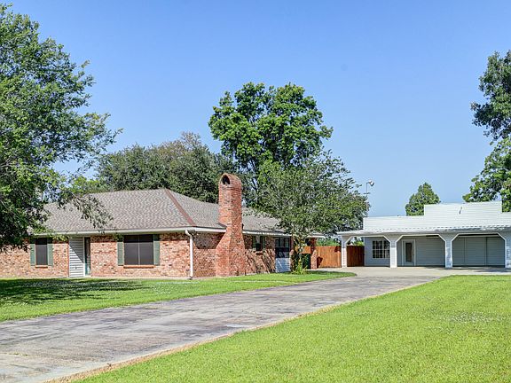 3rd image of 707 Belle Place Olivier