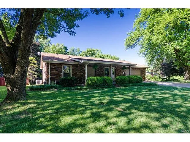 344 Sherwood Dr photo 1