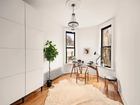 887 Lincoln Place image 9 of 12