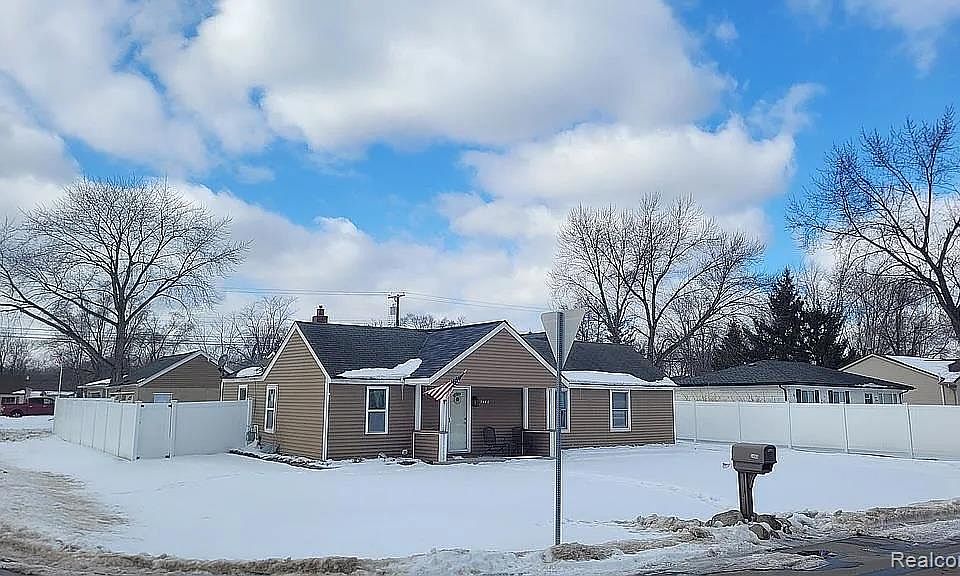 1st image of 2480 Gerald Ave