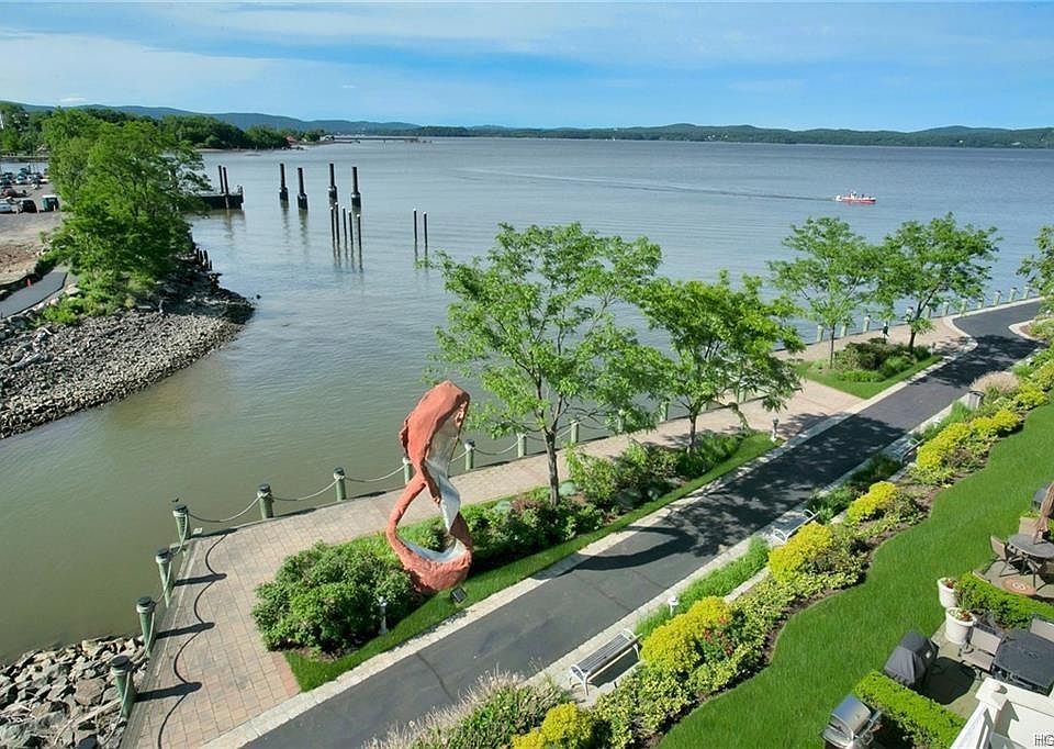 1st image of 17 Edge Water Ln