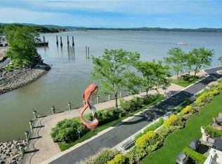 17 Edge Water Ln, Haverstraw, NY 10927