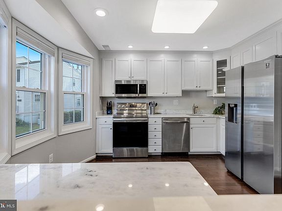 5th image of 6006 Sweet Dale Ct