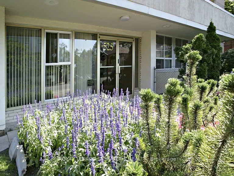 525 Eglinton Ave E #900 — Photo 6