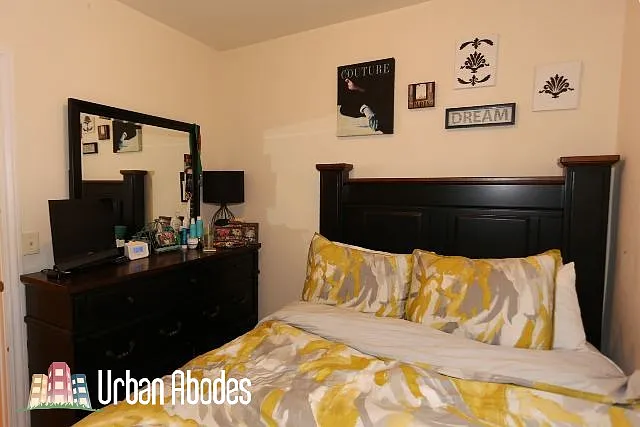1738 W Altgeld St #1F — Photo 10