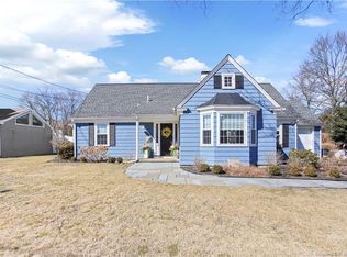 192 Edgewood Rd, Fairfield, CT 06825