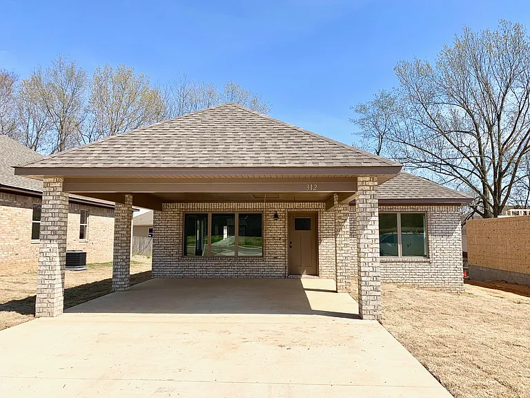 312 Wolf Den Dr — Photo 2