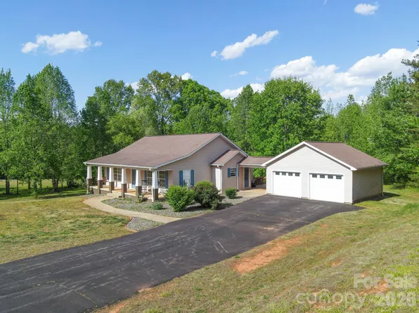 275 Treebark Rd, Statesville, NC 28625