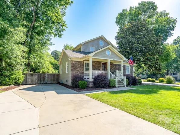 1617 Brook Rd, Charlotte, NC 28205
