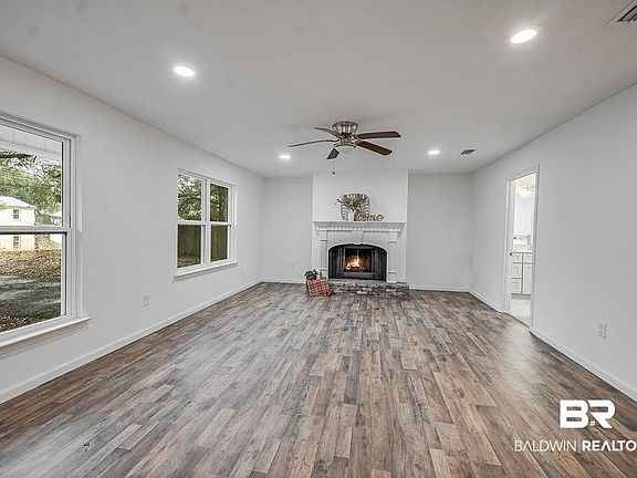 3rd image of 7087 Lenardo Dr