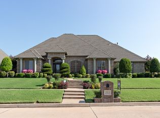 7601 NW Wyatt Lake Dr, Lawton, OK 73505