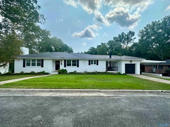916 Edgewood Dr, Gadsden, AL 35901