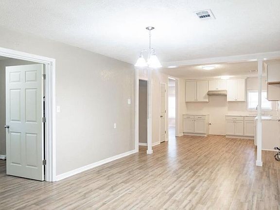 5th image of 13385 Blackgum St