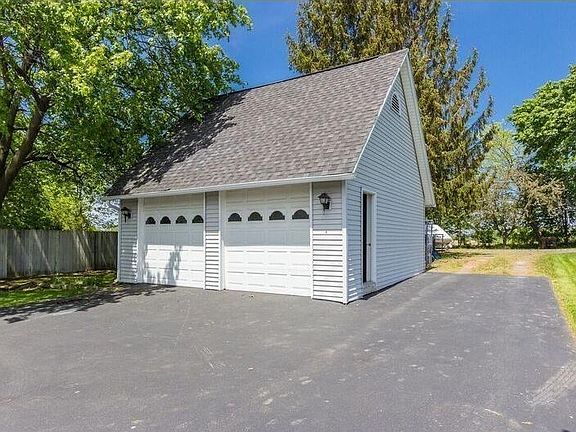 3rd image of 1138 West Ave