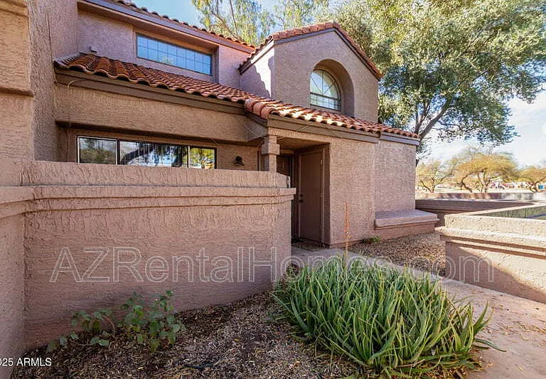 819 N College Ave #I122 — Photo 1