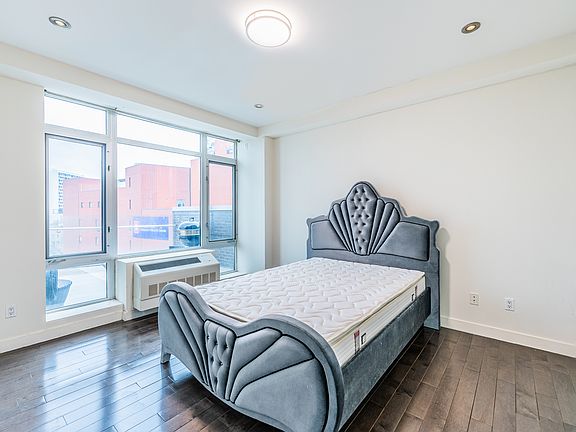 5th image of 40 55 College Point Blvd #6B