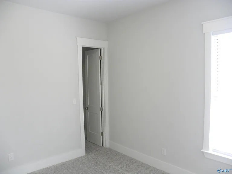 325 Silo Ln — Photo 22