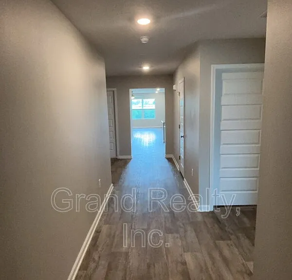 5583 Guinevere Ln — Photo 4