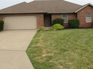1109 E Chesapeake Dr, Ozark, MO 65721