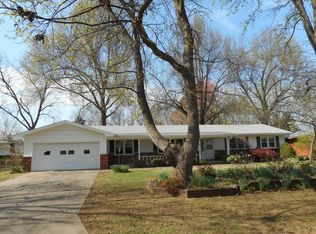 2233 E Claiborne St, Springfield, MO 65804