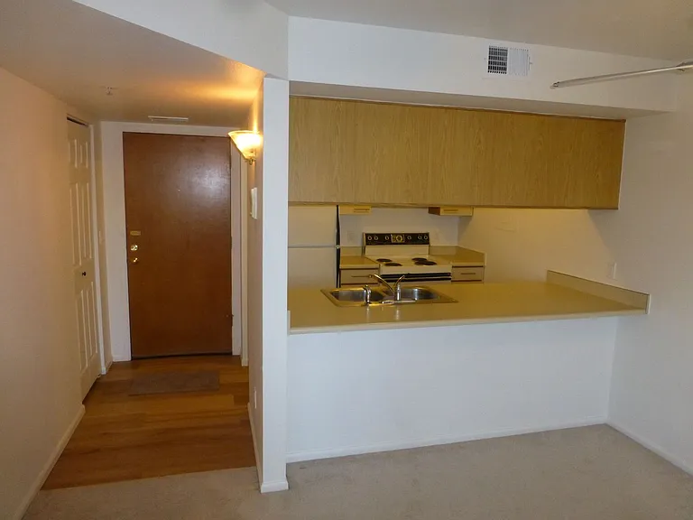 2727 Folsom St #107 — Photo 4