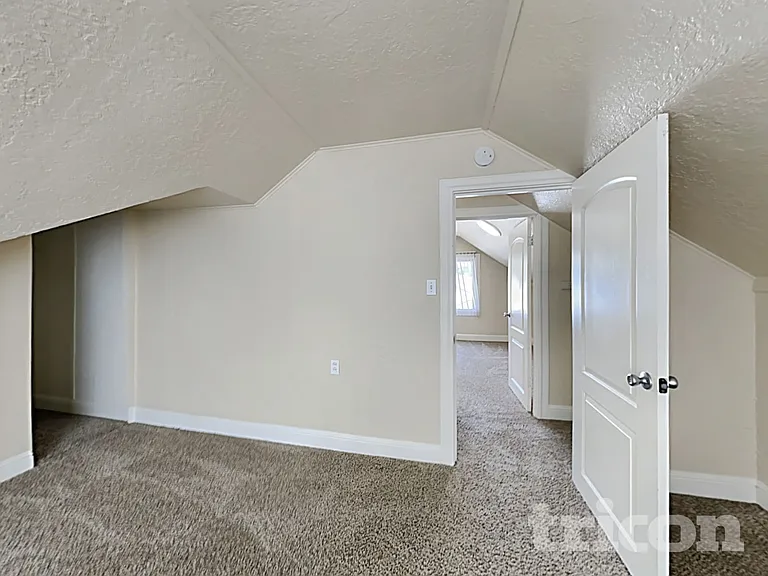 7 Howard Ave — Photo 14